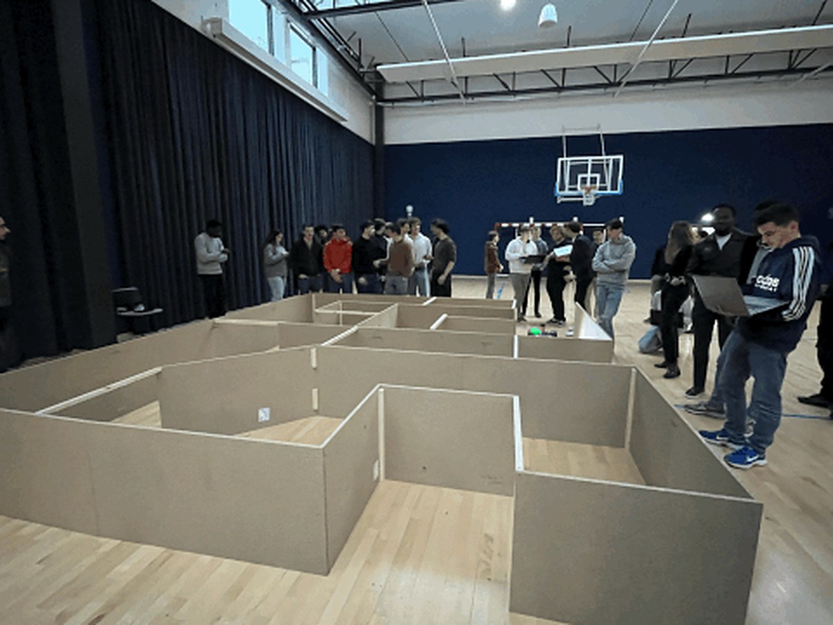 Un labyrinthe, un robot autonome : le premier Conscience Robotics Challenge